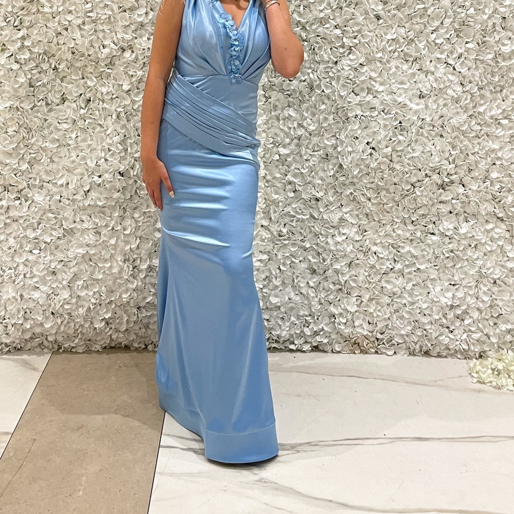 SATIN MERMAID
Size 4, custom made.